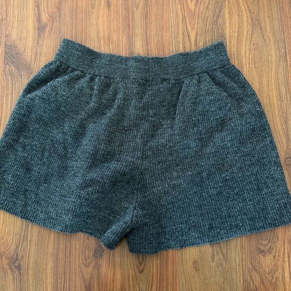 Zara gray ribbed shorts with buttons wool and acrylic s - Picture 3 of 5